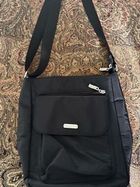 Baggallini Black Messenger Crossbody Bag